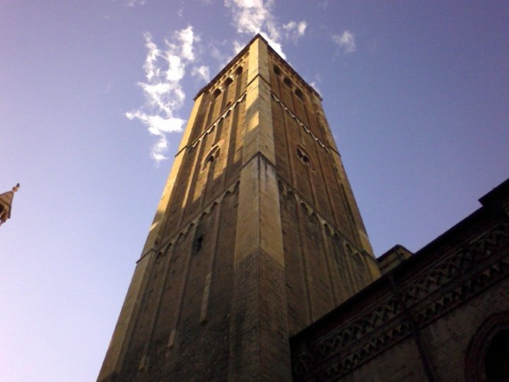 Il campanile del duomo di Parma
